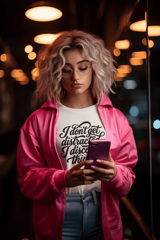 Crewneck Sweatshirt — “I Don’t Get Distracted, I Discover Things” Script Graphic - Estrella & The Stars