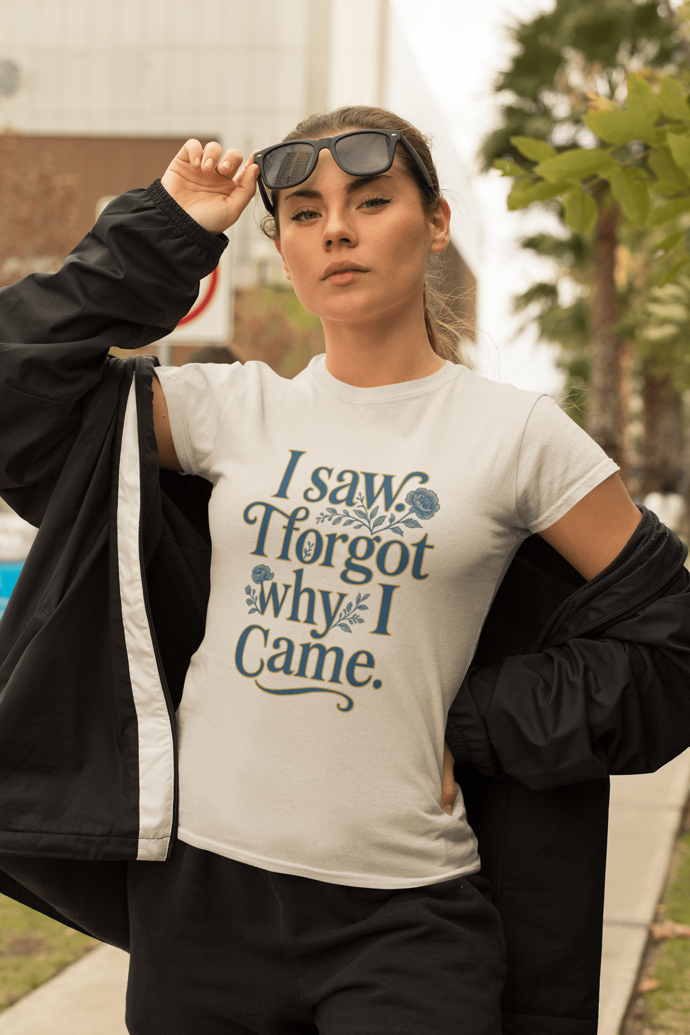 Women t-shirt ADHD humour - I Saw, I Forgot Why I Came T-Shirt — Funny Floral Typography Tee - Estrella & The Stars